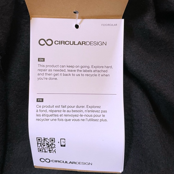 The North Face Women’s Half Dome Full Zip Black Hoodie - Picture 10 of 10